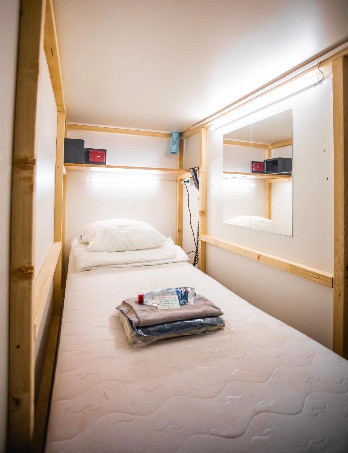 Capsule Hostel Logistic ヴィリニュス エクステリア 写真