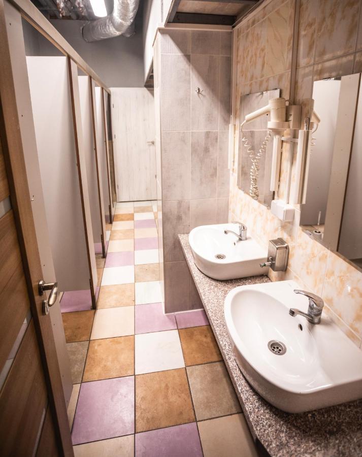 Capsule Hostel Logistic ヴィリニュス エクステリア 写真