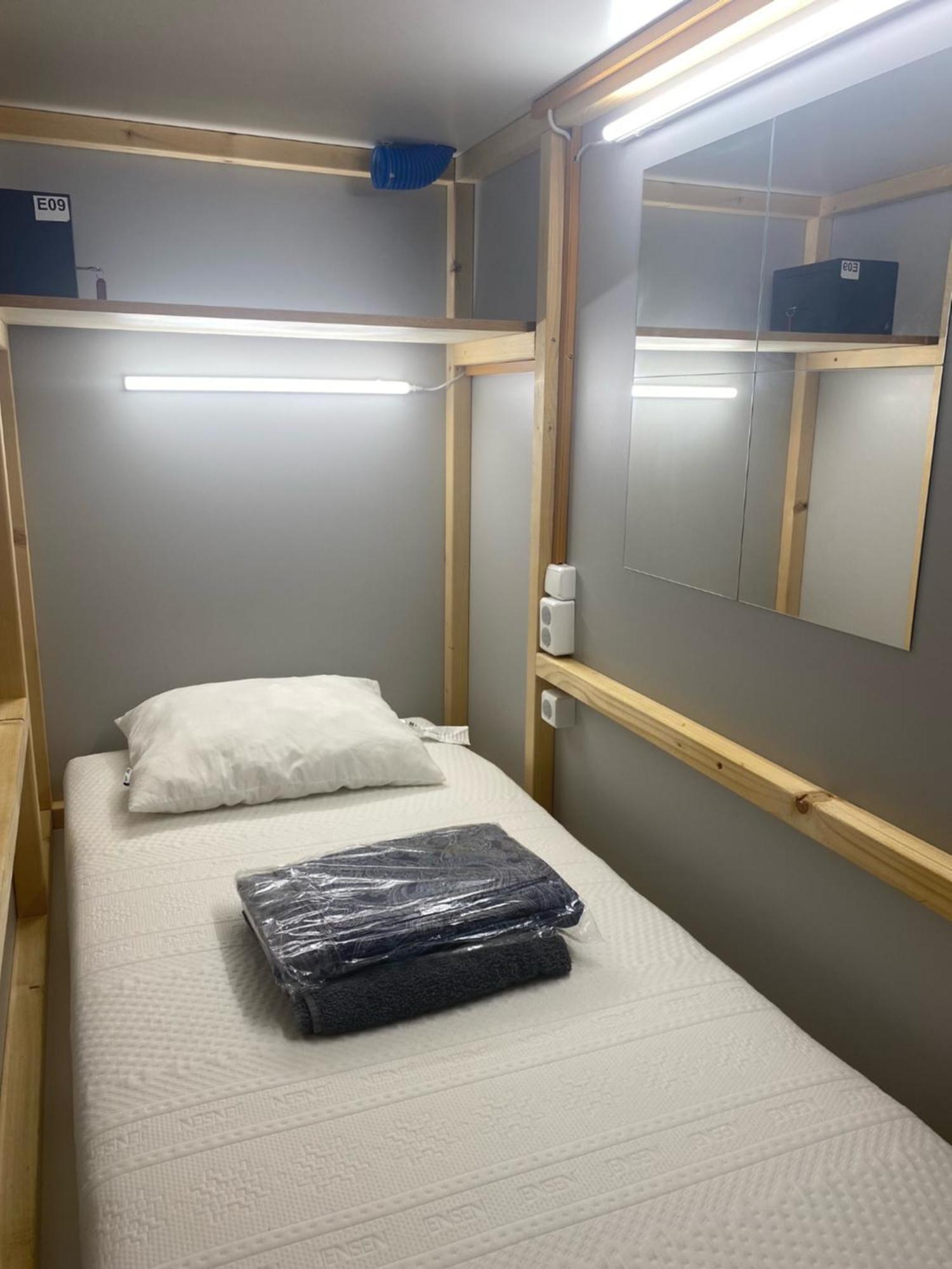 Capsule Hostel Logistic ヴィリニュス エクステリア 写真